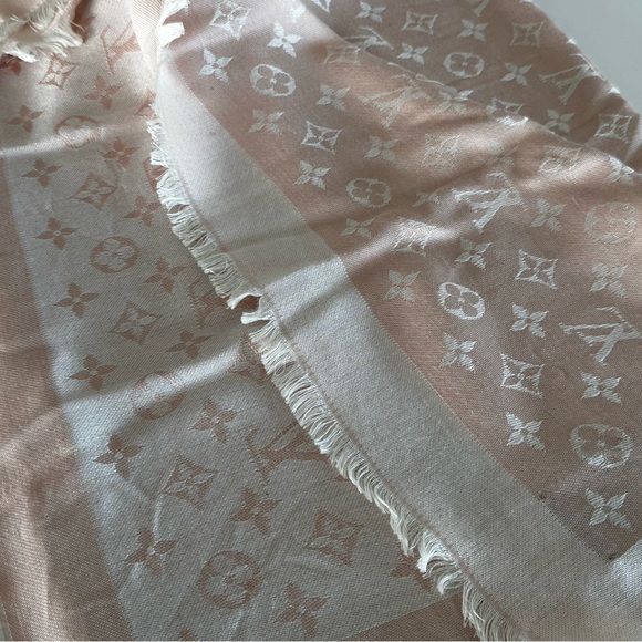 Authentic Louis Vuitton Denim Scarf Rose Poudre - Picture 5 of 8